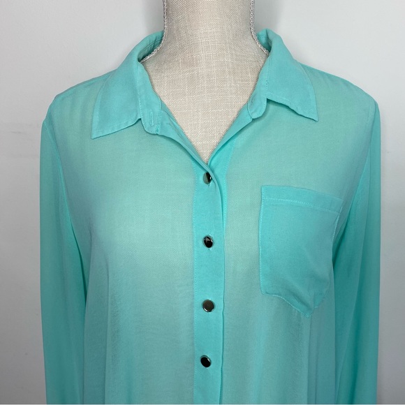 Sheer button up - Picture 2 of 5